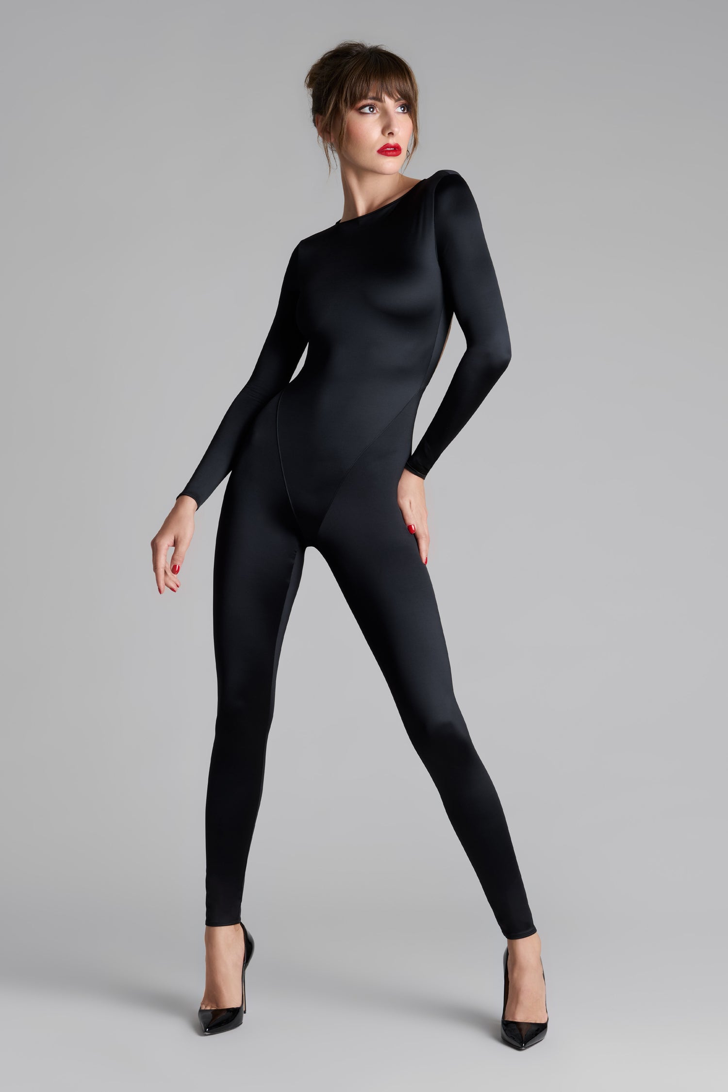 Langärmeliger jumpsuit mit Rückenausschnitt - French Kiss
