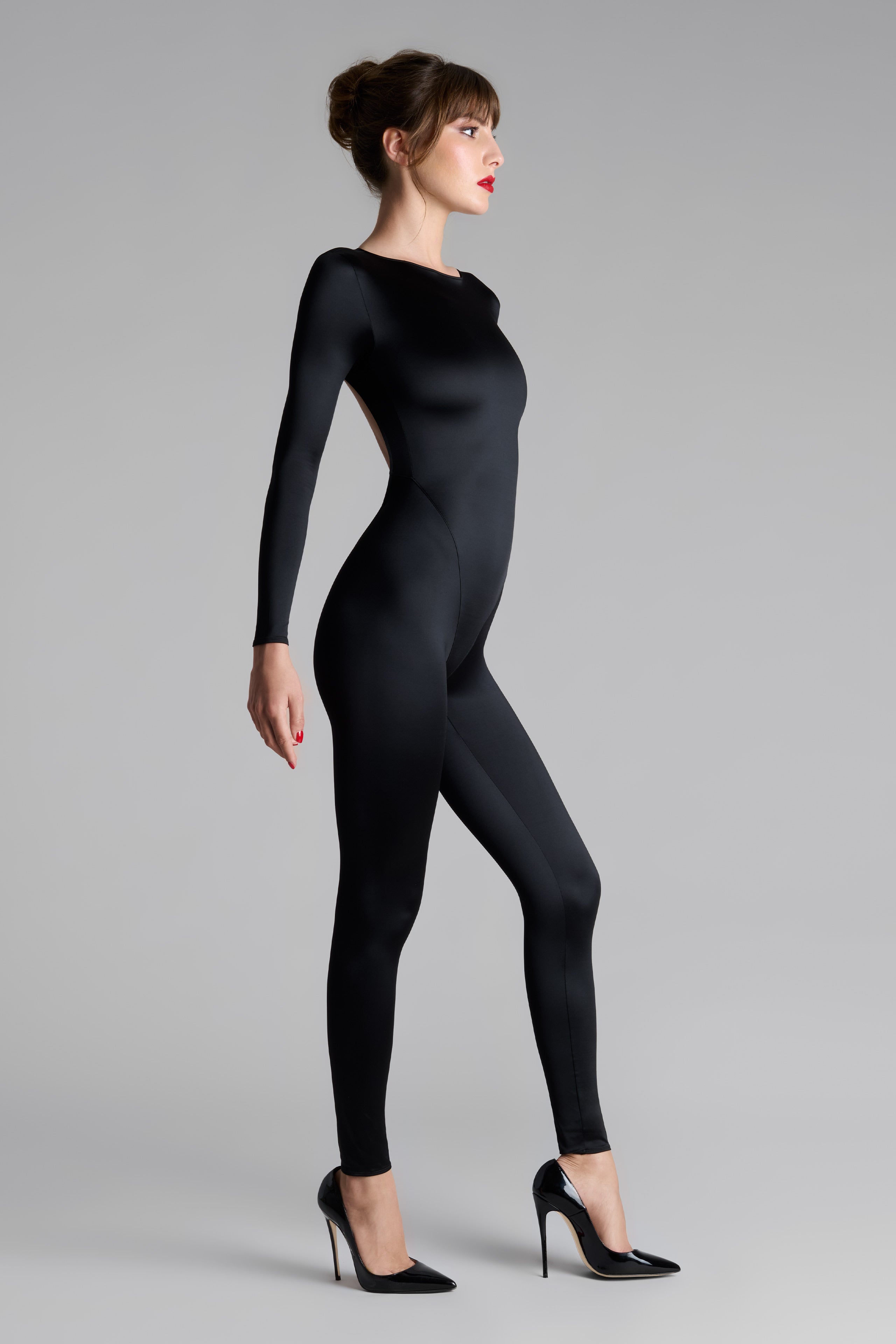 Langärmeliger jumpsuit mit Rückenausschnitt - French Kiss