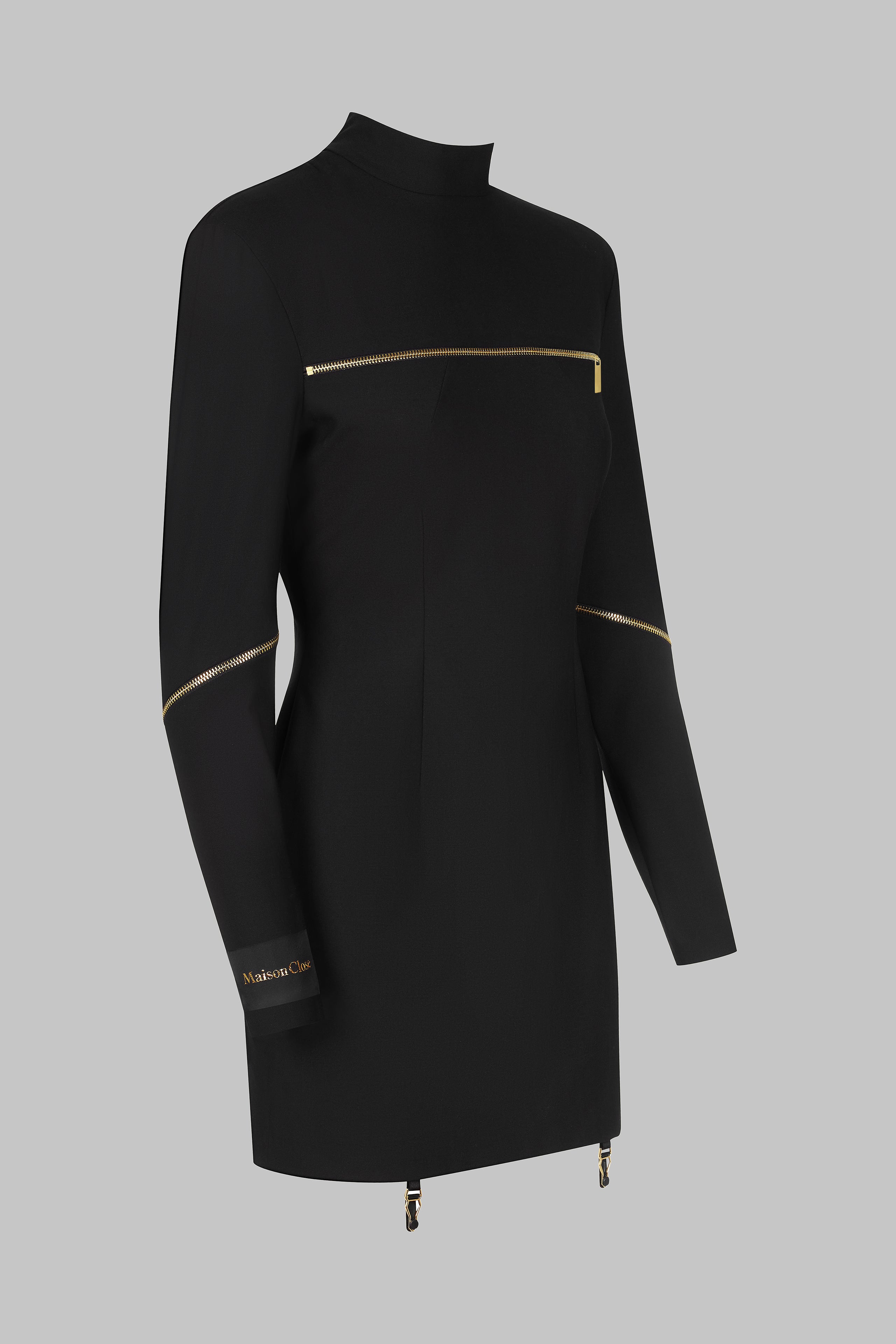 018 - Kurzes Kleid aus Wolle mit Reißverschluss und langen Ärmeln