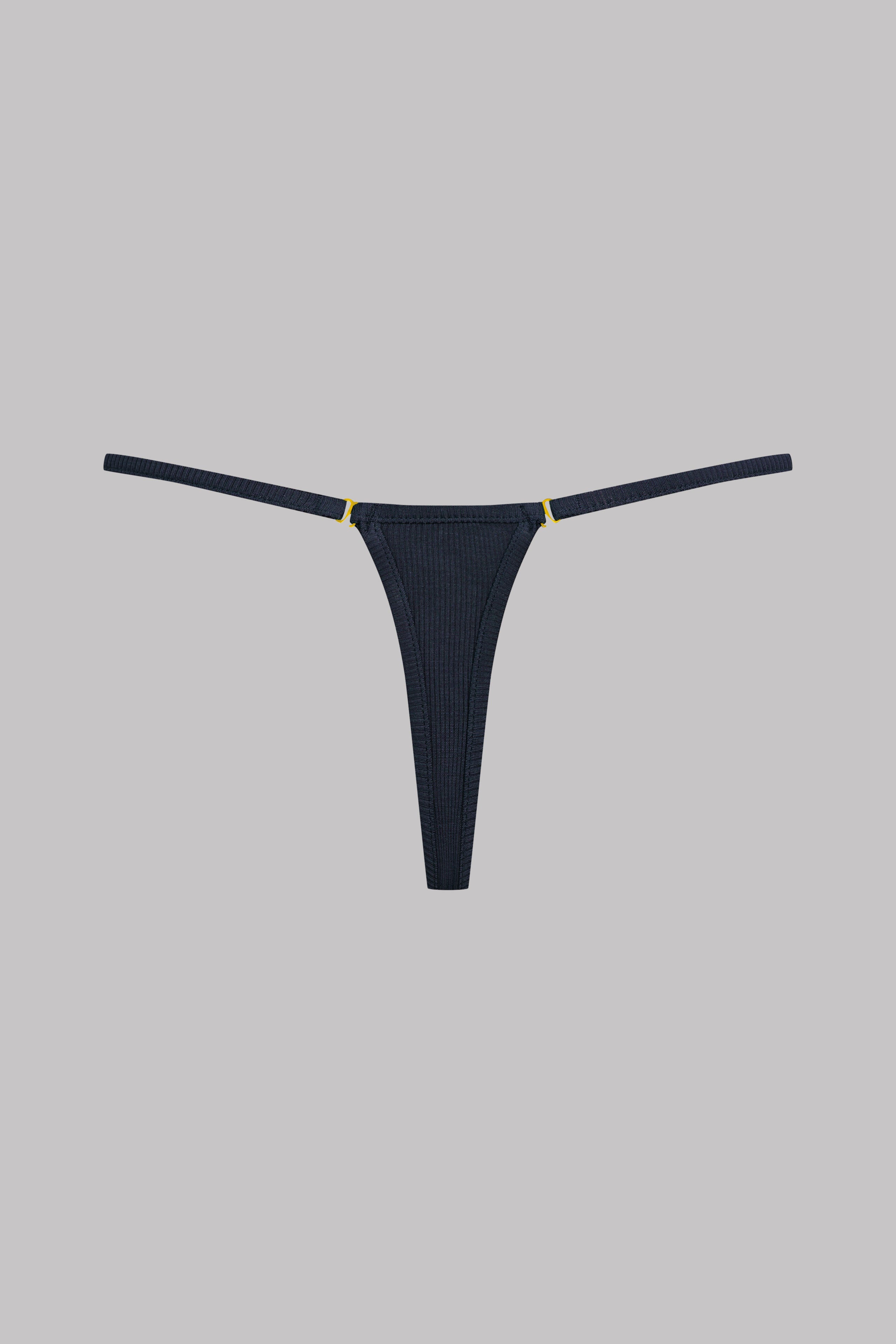 String - La Femme Amazone